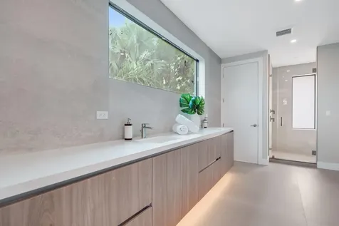 2015 NE 4th Avenue Wilton Manors FL 33305