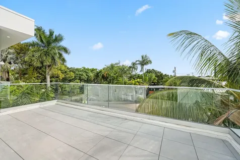 2015 NE 4th Avenue Wilton Manors FL 33305