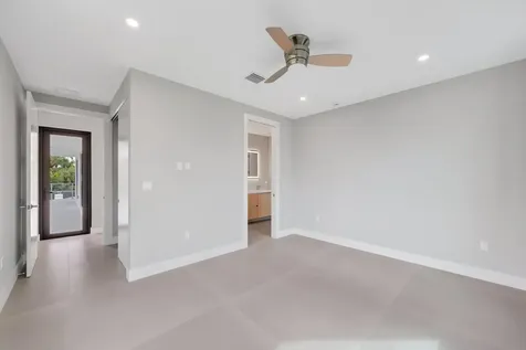 2015 NE 4th Avenue Wilton Manors FL 33305