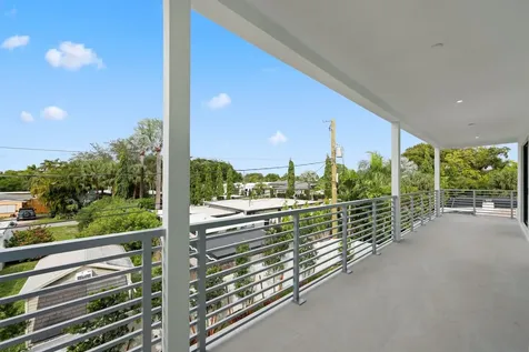 2015 NE 4th Avenue Wilton Manors FL 33305