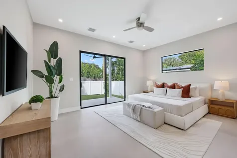 2015 NE 4th Avenue Wilton Manors FL 33305