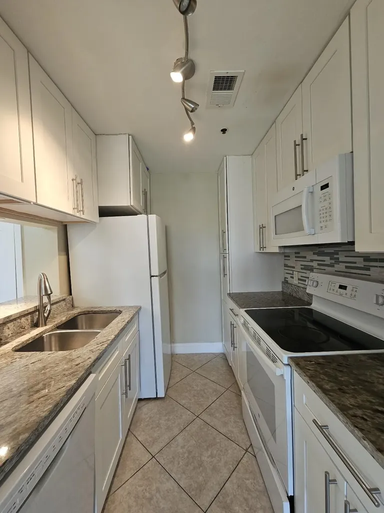 2317 N Congress Avenue Boynton Beach FL 33426