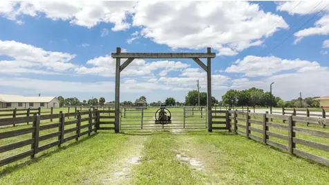 8164 Highway 70 W Okeechobee FL 34972