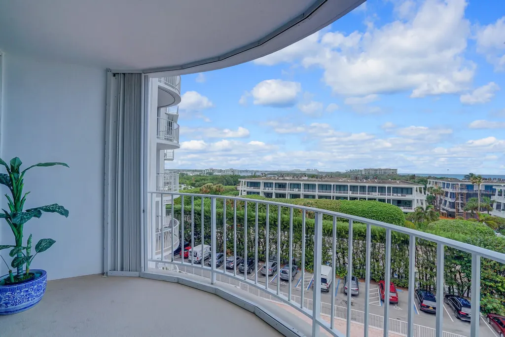 2295 S Ocean Boulevard Palm Beach FL 33480