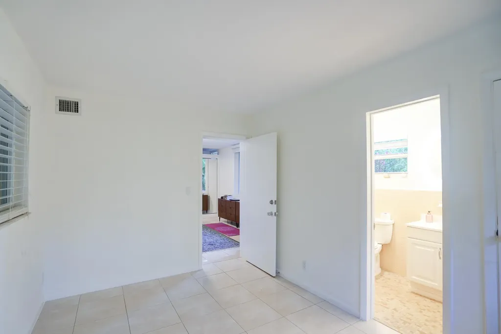 216 32nd Street West Palm Beach FL 33407