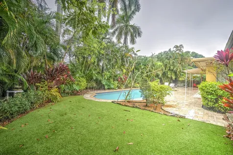 216 32nd Street West Palm Beach FL 33407