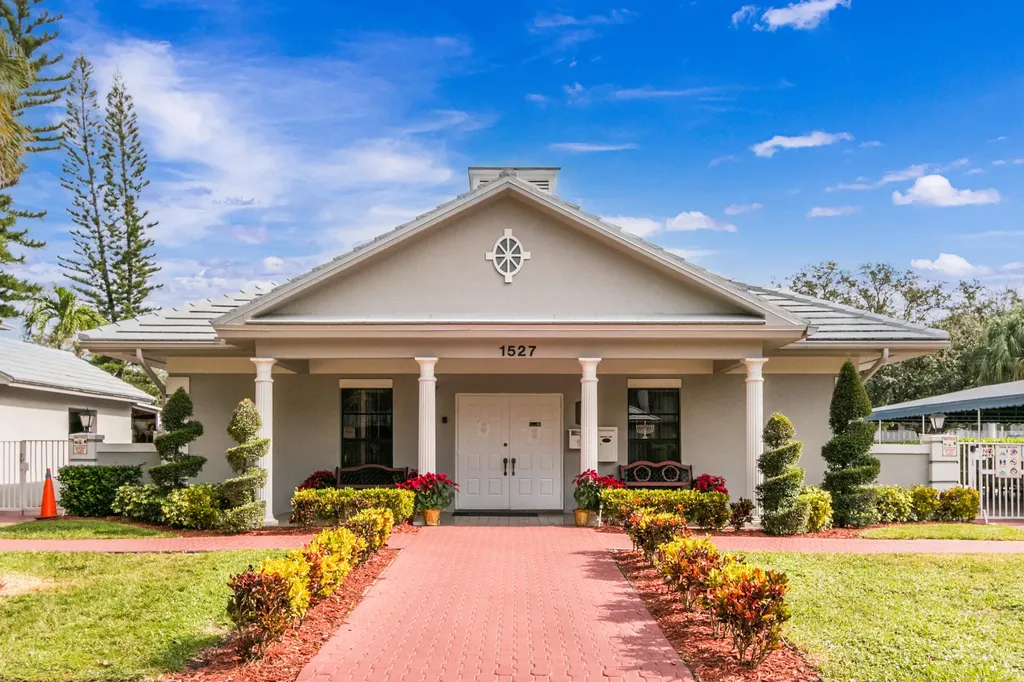 1518 Whitehall Drive Davie FL 33324