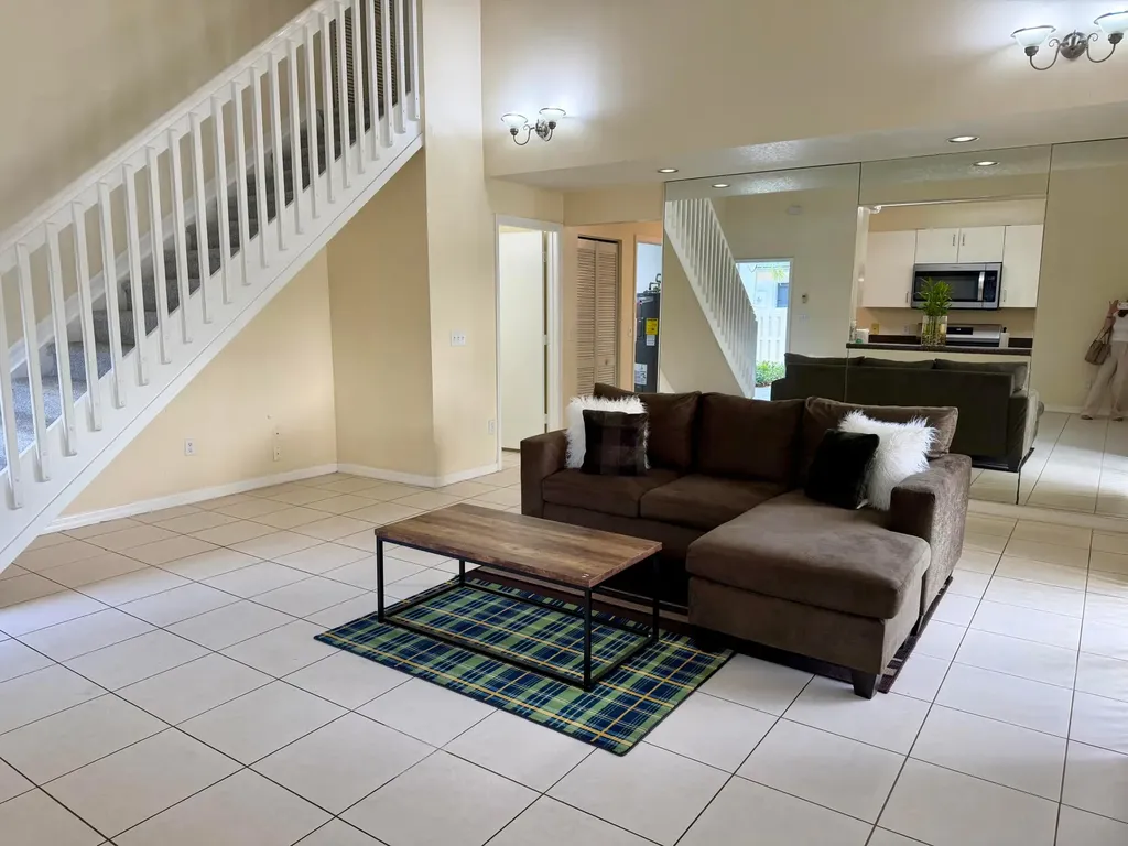 3345 NW 101st Avenue Sunrise FL 33351
