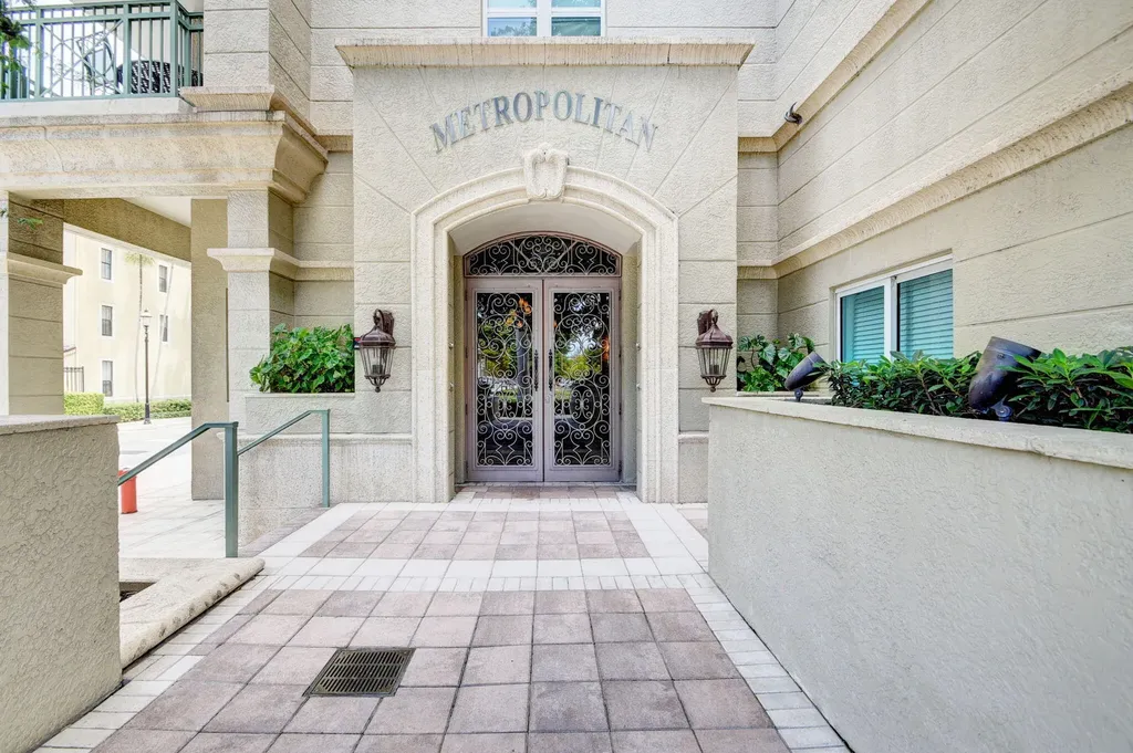 403 S Sapodilla Avenue West Palm Beach FL 33401
