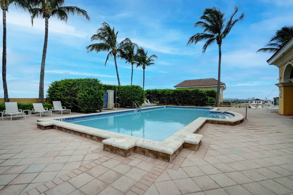 403 S Sapodilla Avenue West Palm Beach FL 33401