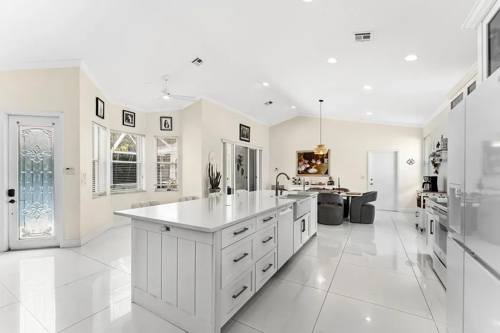104 Hidden Hollow Palm Beach Gardens FL 33418