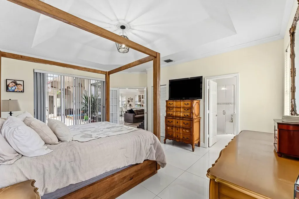 104 Hidden Hollow Palm Beach Gardens FL 33418