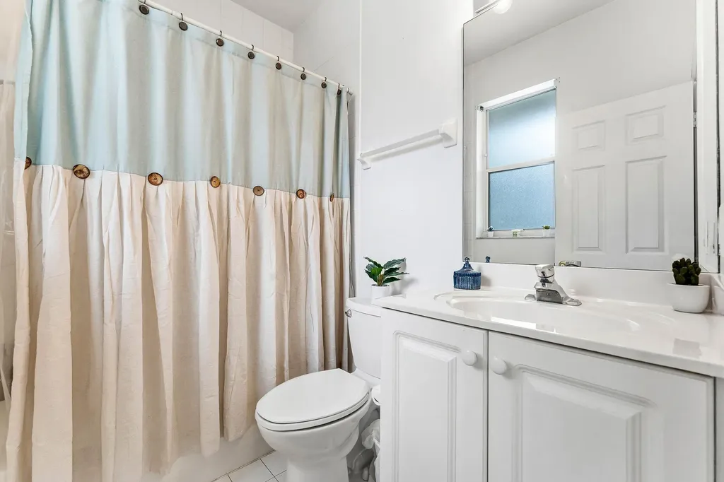 104 Hidden Hollow Palm Beach Gardens FL 33418