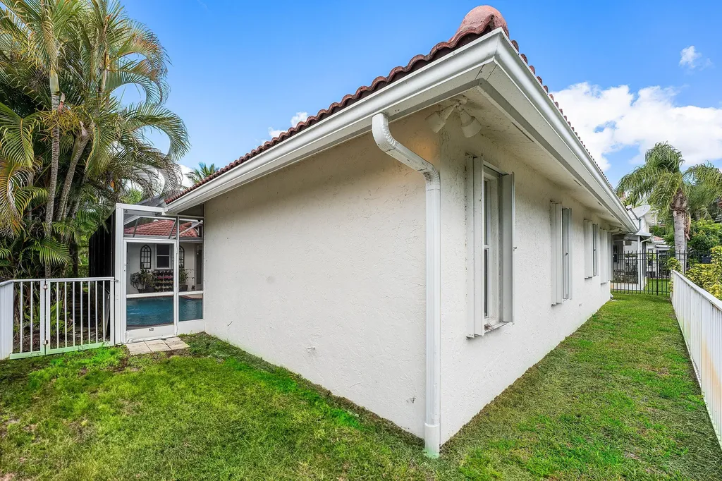 104 Hidden Hollow Palm Beach Gardens FL 33418