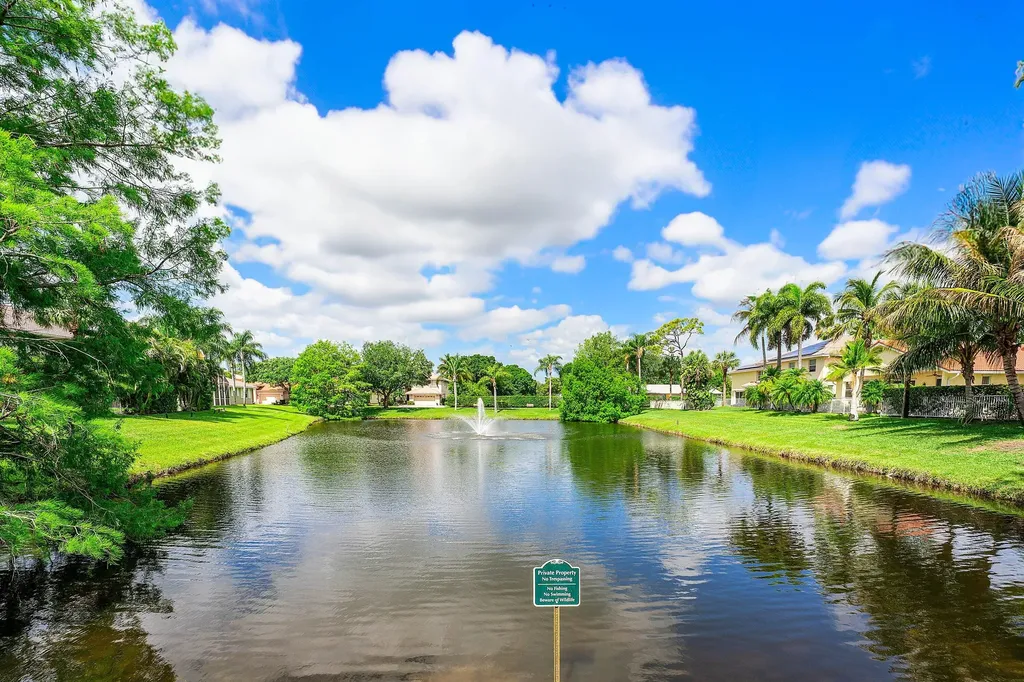 104 Hidden Hollow Palm Beach Gardens FL 33418