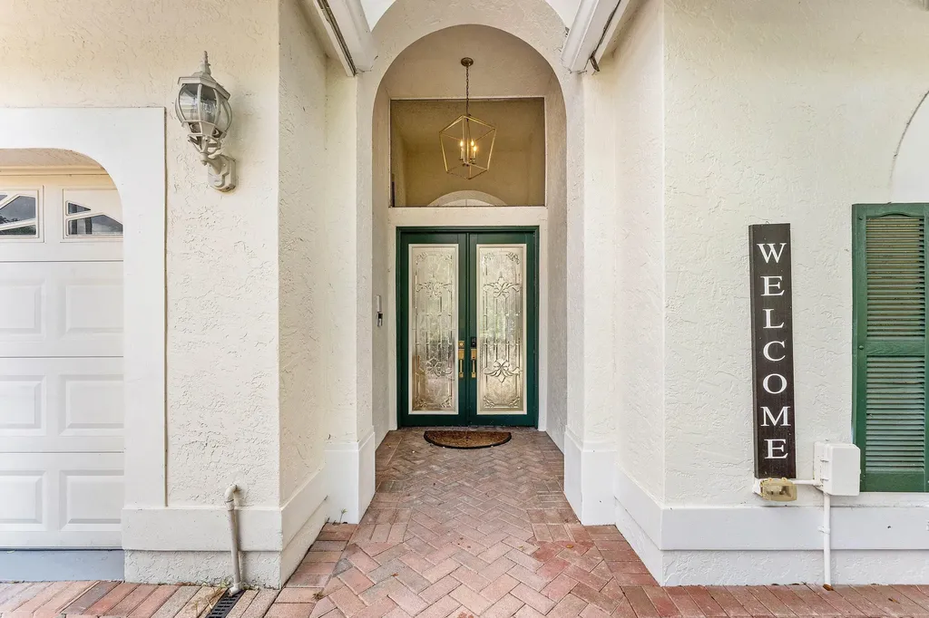 104 Hidden Hollow Palm Beach Gardens FL 33418