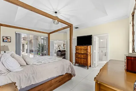 104 Hidden Hollow Palm Beach Gardens FL 33418