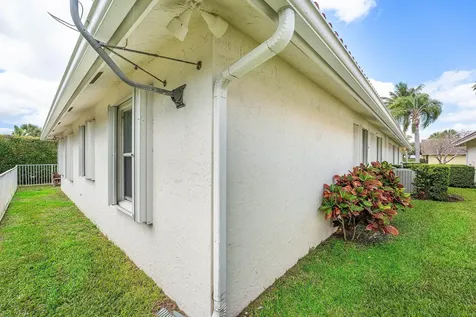 104 Hidden Hollow Palm Beach Gardens FL 33418