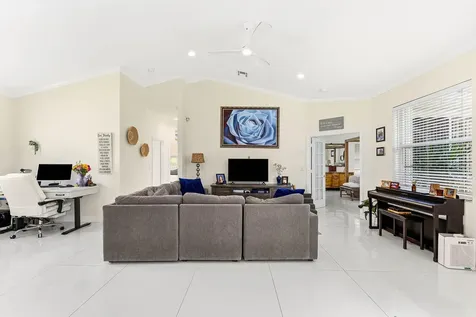 104 Hidden Hollow Palm Beach Gardens FL 33418