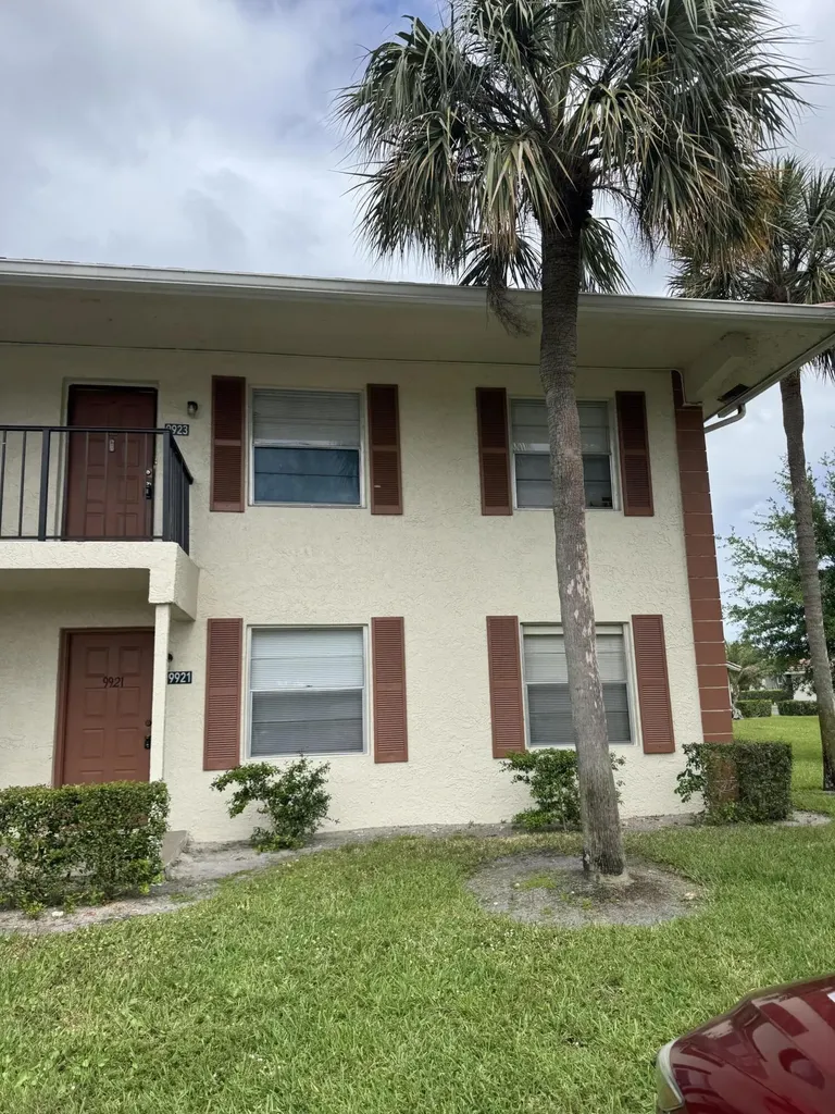 9921 Three Lakes Circle Boca Raton FL 33428