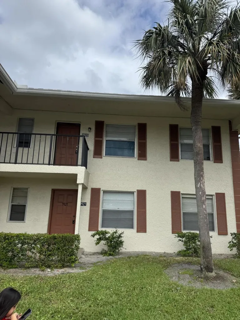 9921 Three Lakes Circle Boca Raton FL 33428