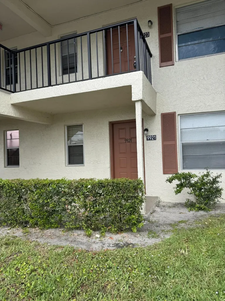 9921 Three Lakes Circle Boca Raton FL 33428