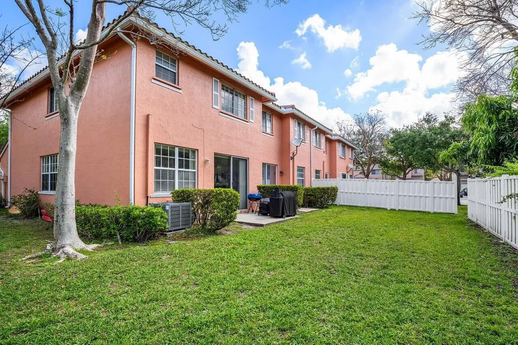 9090 NW 40th Place Sunrise FL 33351