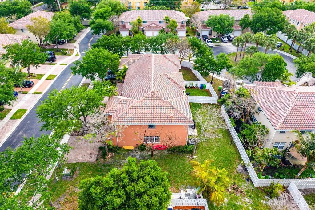 9090 NW 40th Place Sunrise FL 33351