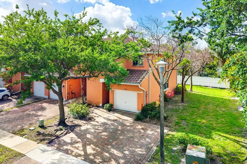 9090 NW 40th Place Sunrise FL 33351