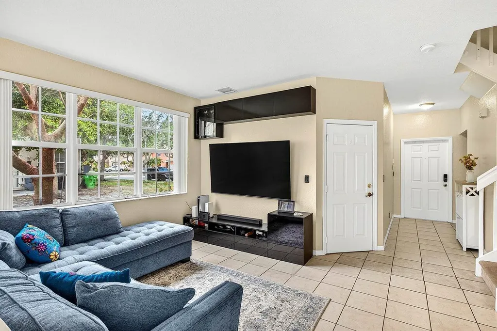 9090 NW 40th Place Sunrise FL 33351