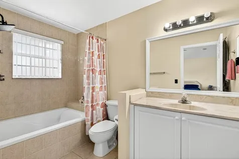 9090 NW 40th Place Sunrise FL 33351