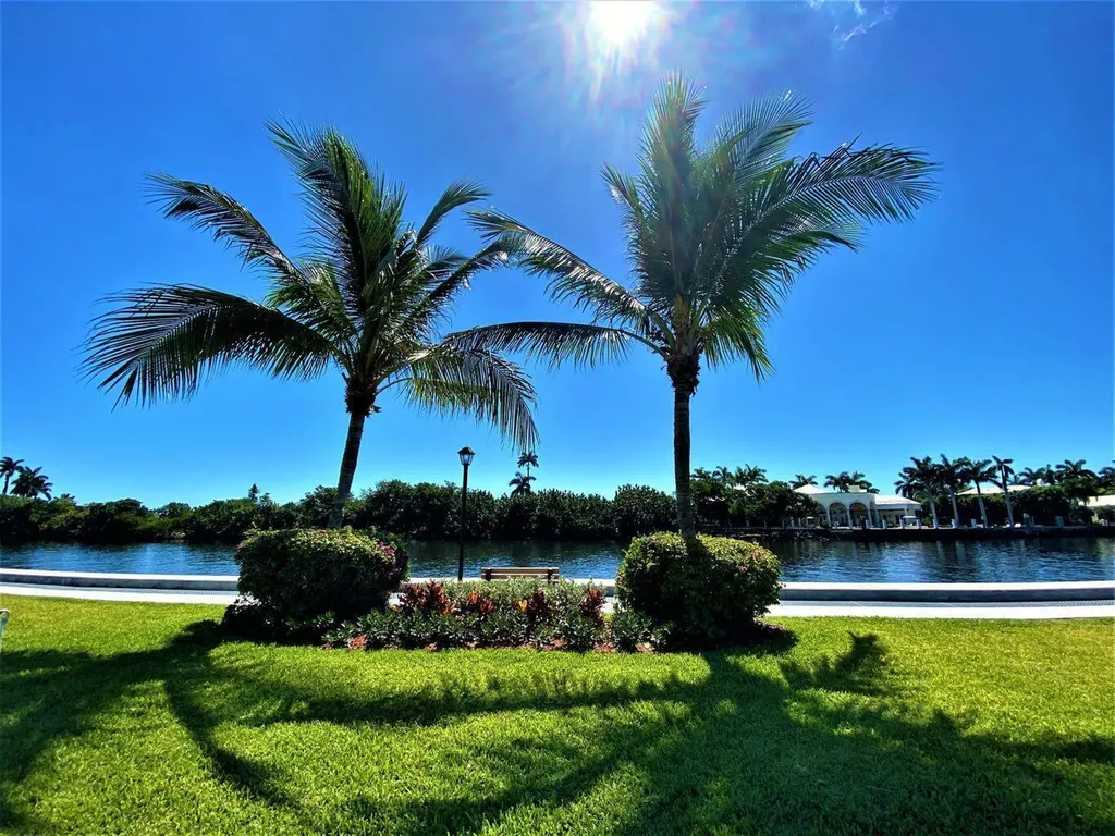 33 Colonial Club Drive Boynton Beach FL 33435