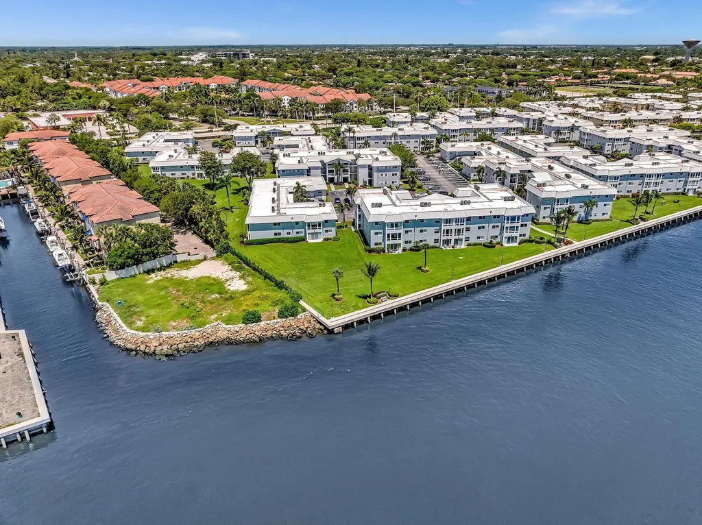 33 Colonial Club Drive Boynton Beach FL 33435
