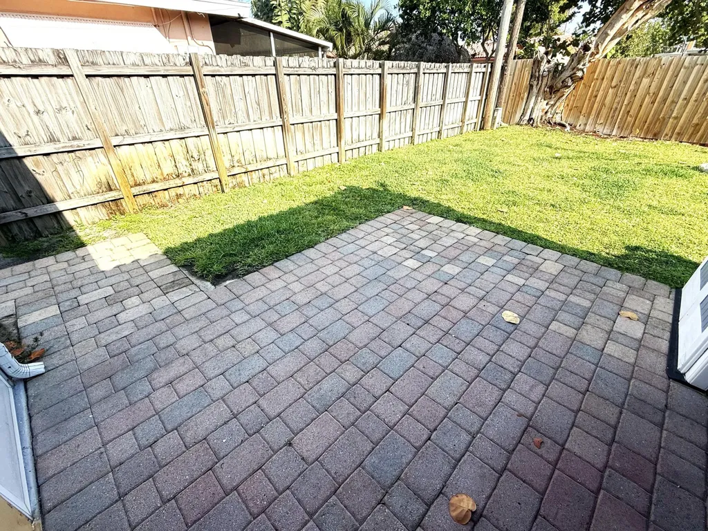 551 SE 15th Street Pompano Beach FL 33062