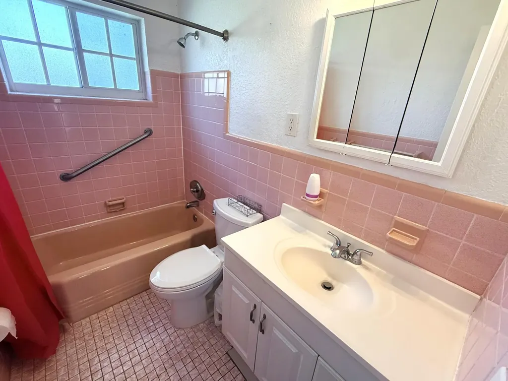 551 SE 15th Street Pompano Beach FL 33062