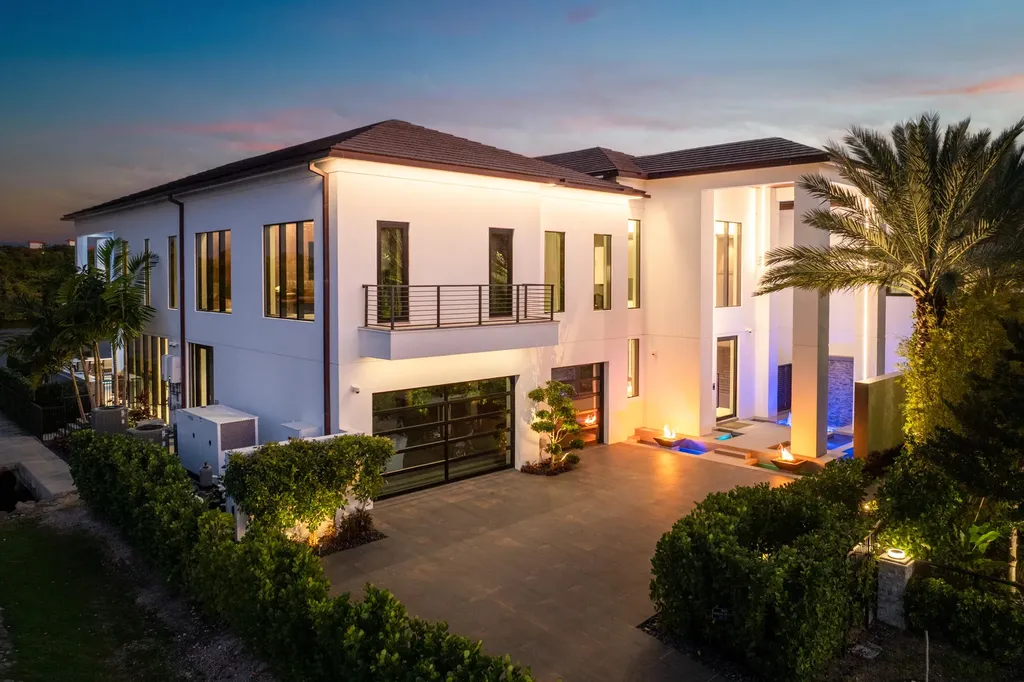 2934 NE 8th Avenue Boca Raton FL 33431