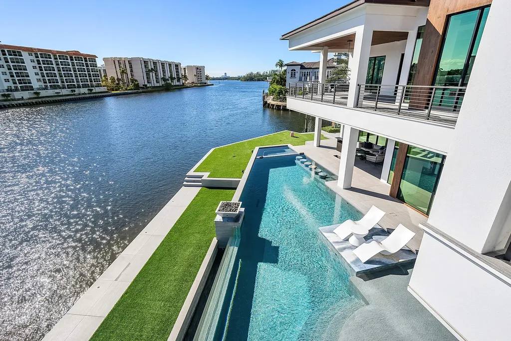 2934 NE 8th Avenue Boca Raton FL 33431