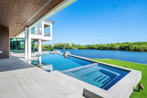2934 NE 8th Avenue Boca Raton FL 33431