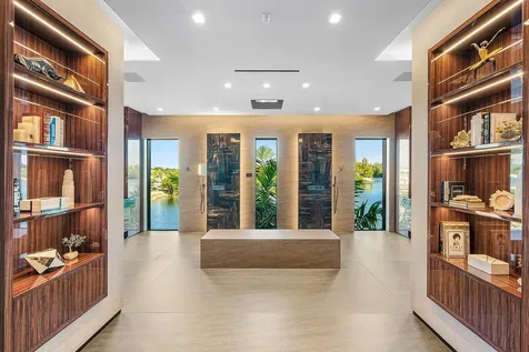 2934 NE 8th Avenue Boca Raton FL 33431