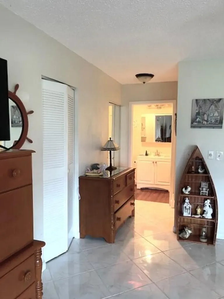 1137 South Drive Delray Beach FL 33445