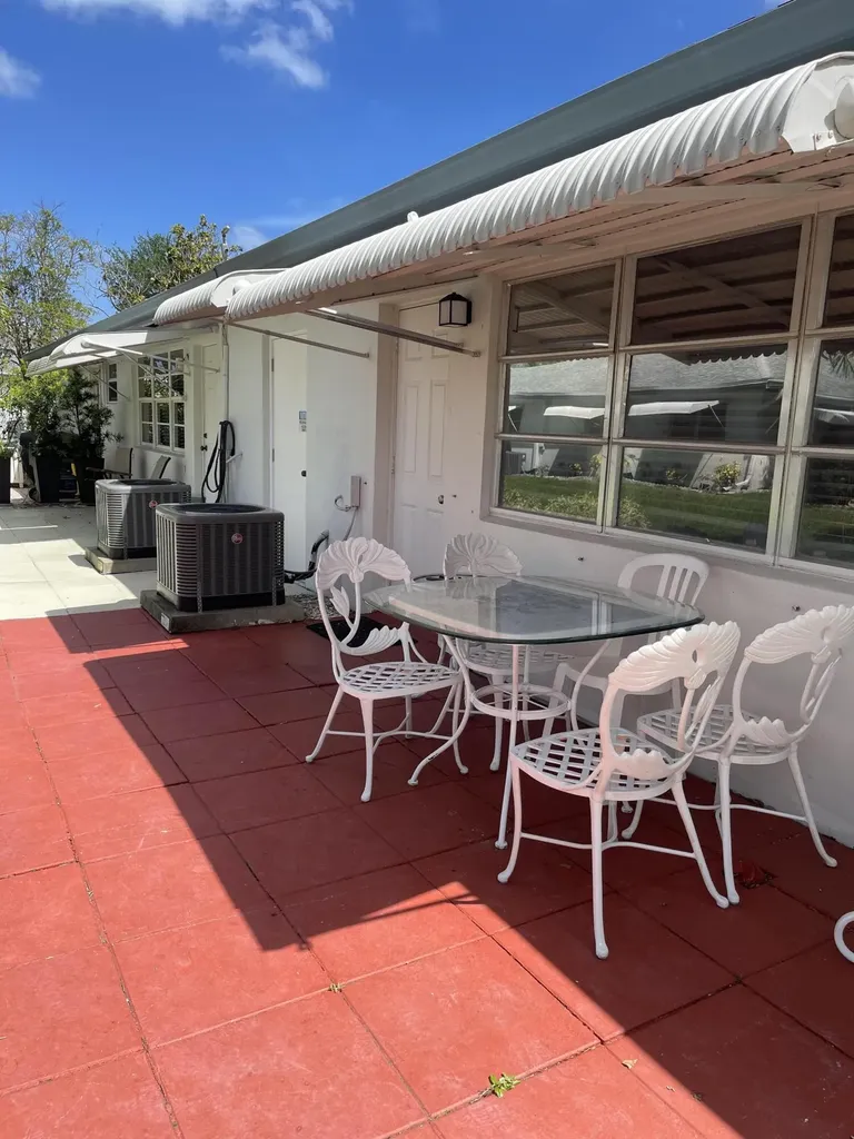 1137 South Drive Delray Beach FL 33445
