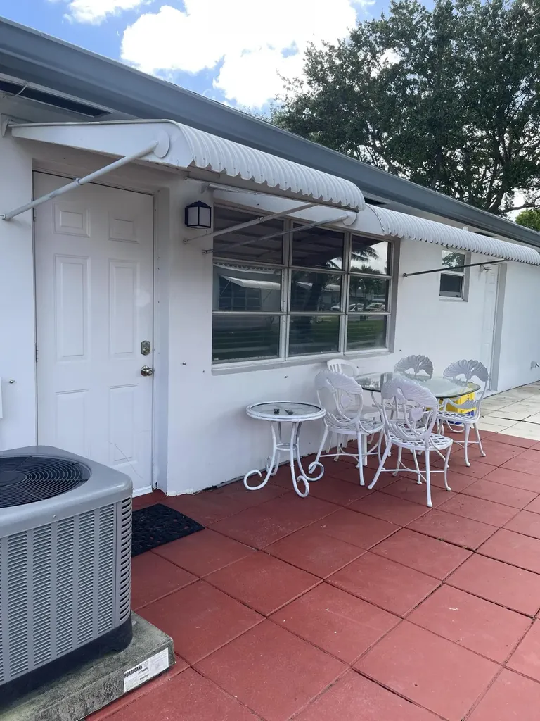 1137 South Drive Delray Beach FL 33445