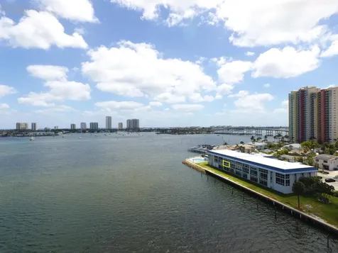 400 Wilma Circle Riviera Beach FL 33404