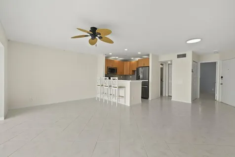 400 Wilma Circle Riviera Beach FL 33404