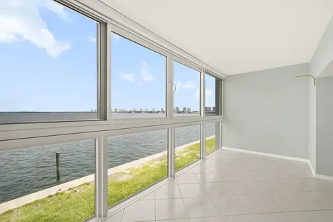 400 Wilma Circle Riviera Beach FL 33404