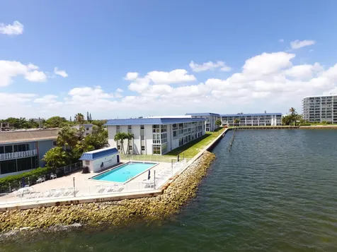 400 Wilma Circle Riviera Beach FL 33404