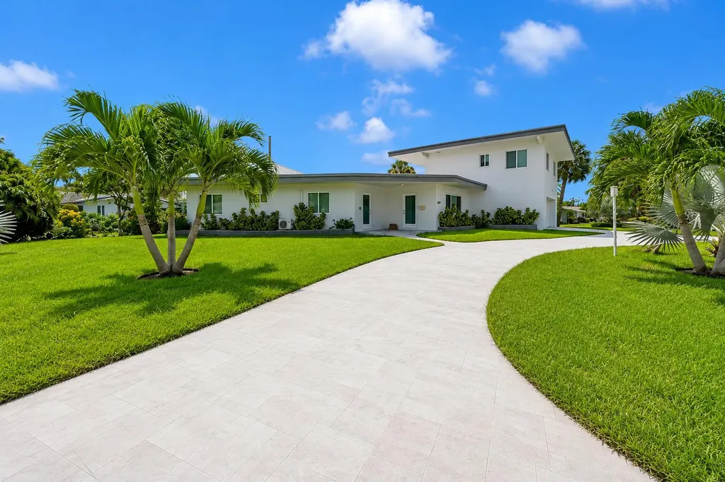 2812 NE 27th Street Lighthouse Point FL 33064