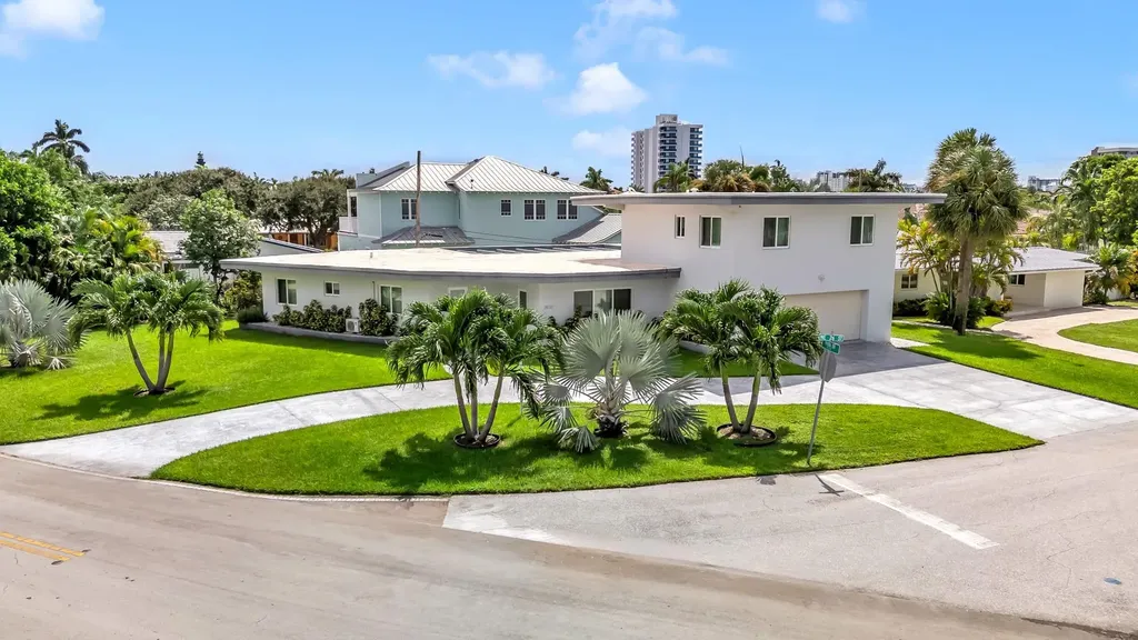 2812 NE 27th Street Lighthouse Point FL 33064