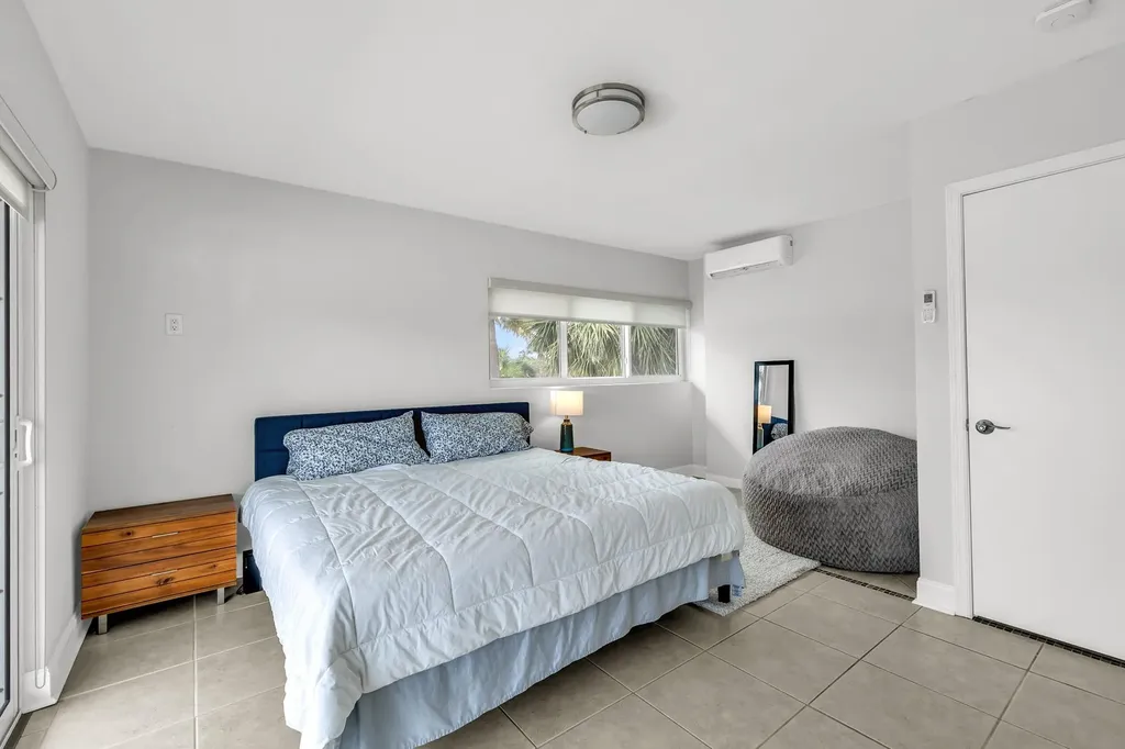 2812 NE 27th Street Lighthouse Point FL 33064