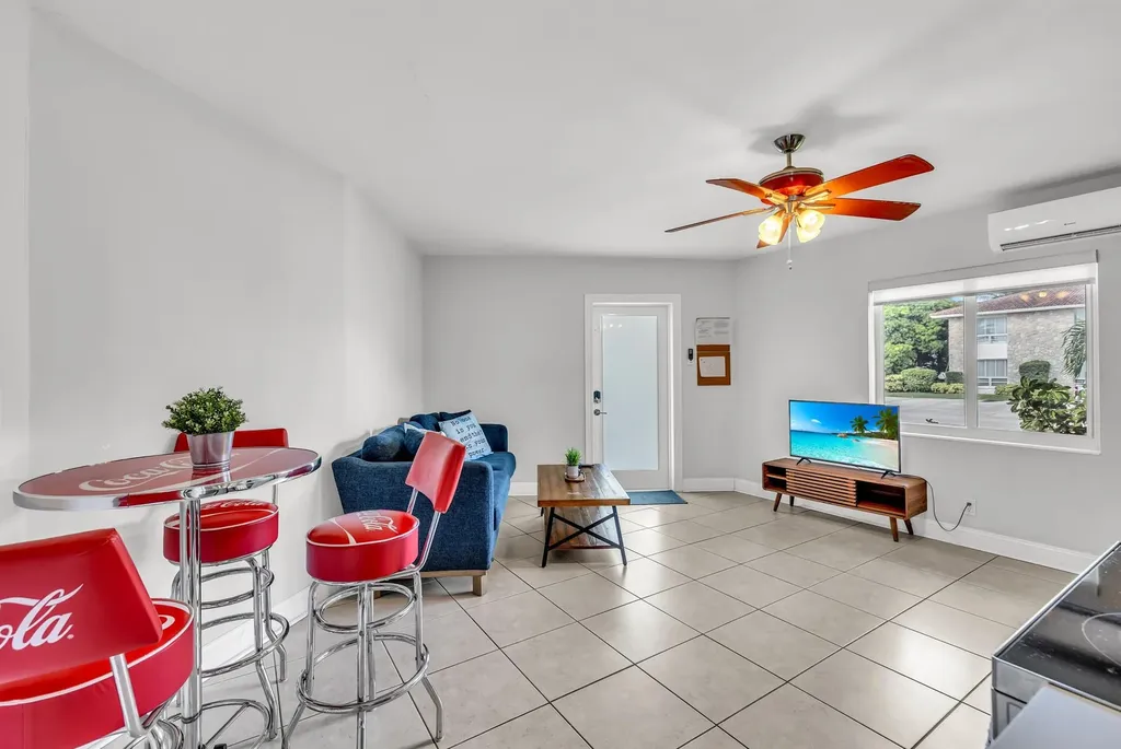 2812 NE 27th Street Lighthouse Point FL 33064